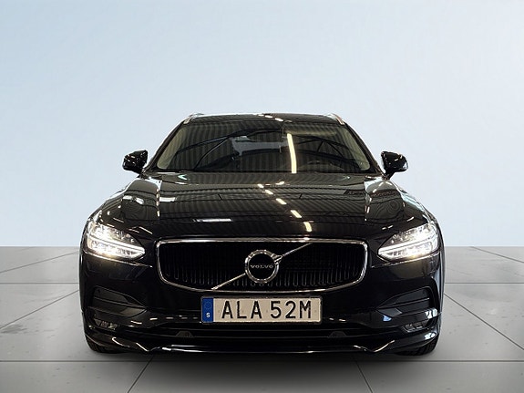 Volvo V90 2 of 21