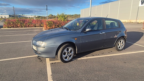 Alfa Romeo 147 2 of 11