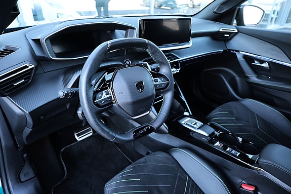Peugeot 2008 7 of 19