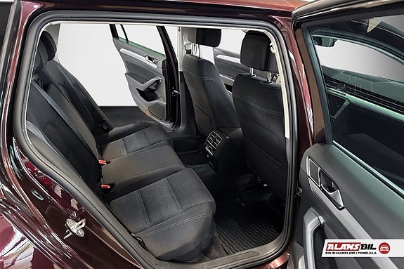 Volkswagen Passat 9 of 10