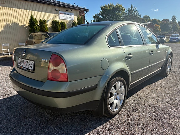 Volkswagen Passat 3 of 6