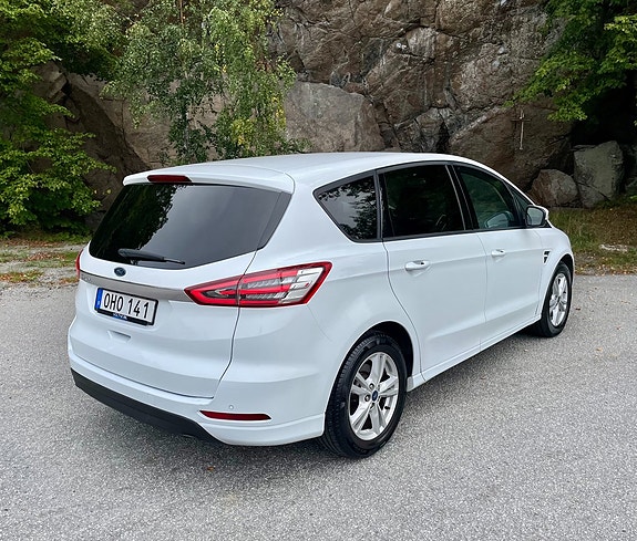 Ford S-MAX 4 of 9