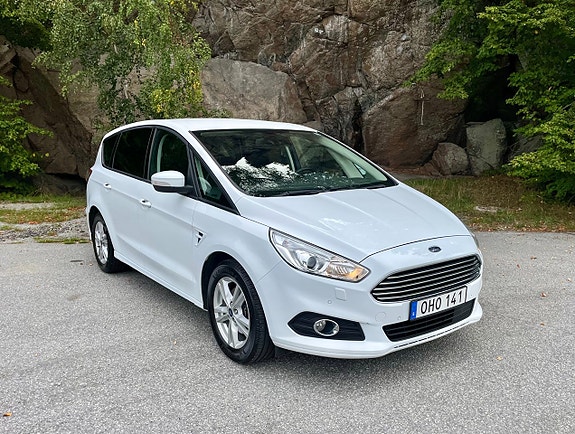 Ford S-MAX 2 of 9