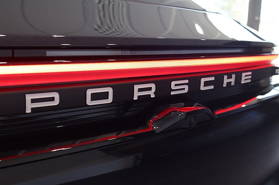 Porsche Macan 4 7 of 18