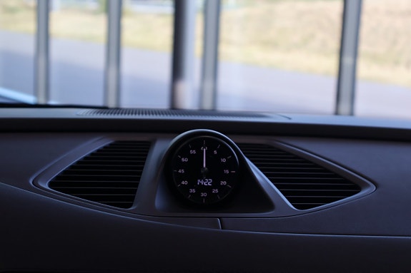 Porsche Macan 4 12 of 18