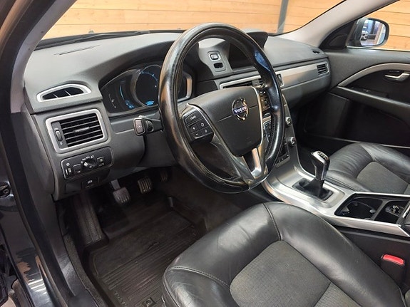 Volvo V70 11 of 22