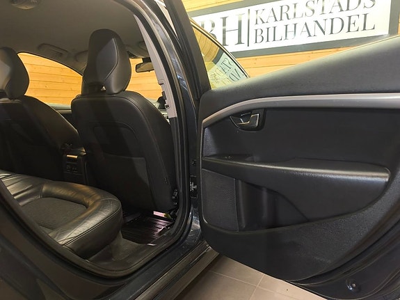 Volvo V70 17 of 22