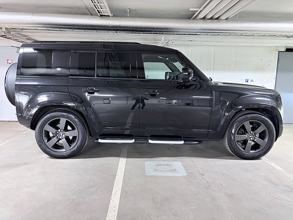 Land Rover Defender 110 6 of 23