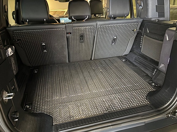 Land Rover Defender 110 20 of 23