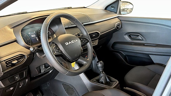 Dacia Sandero 10 of 12