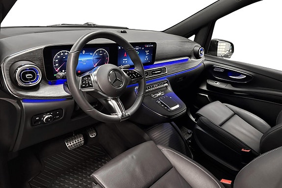 Mercedes-Benz V300 12 of 20