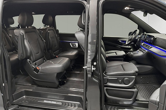 Mercedes-Benz V300 18 of 20