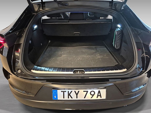 Polestar 4 8 of 11