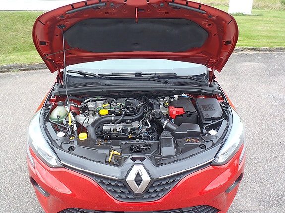 Renault Clio 11 of 13