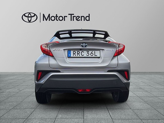 Toyota C-HR 5 of 24