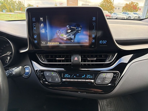 Toyota C-HR 20 of 24