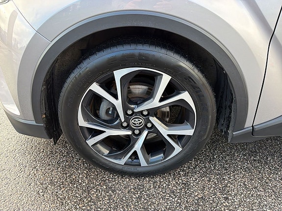 Toyota C-HR 24 of 24