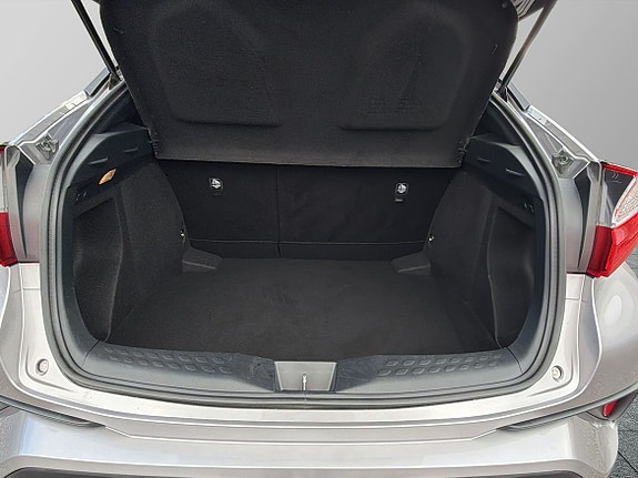 Toyota C-HR 12 of 24