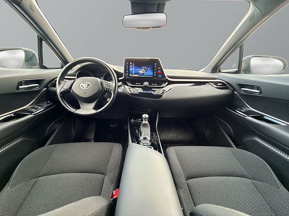 Toyota C-HR 10 of 24