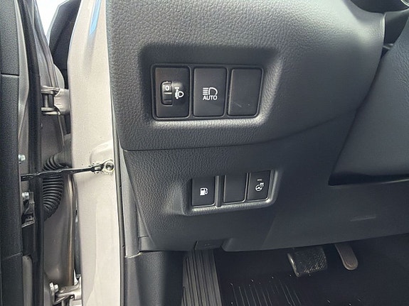 Toyota C-HR 15 of 24
