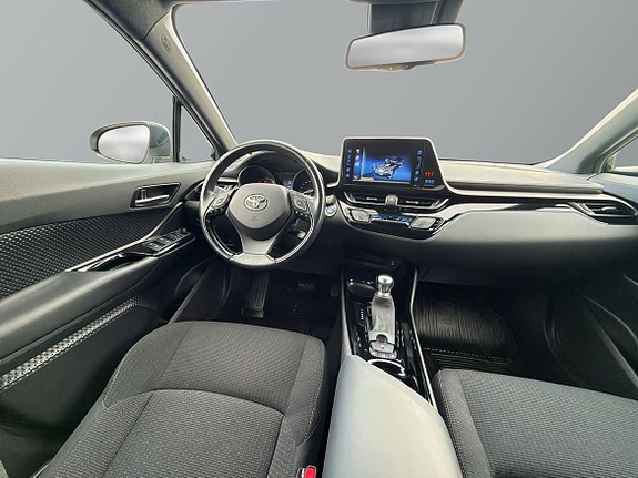 Toyota C-HR 11 of 24