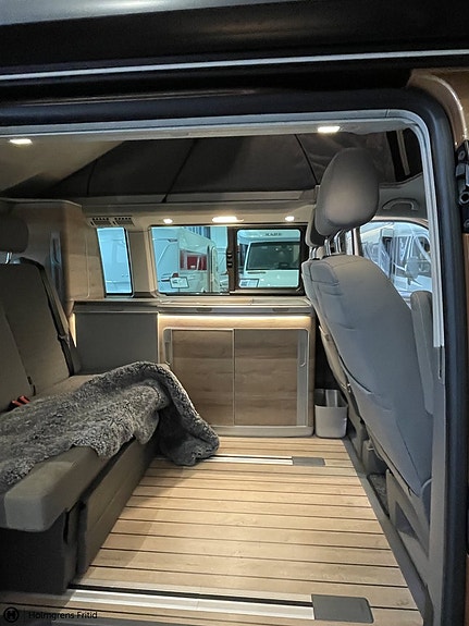 Volkswagen California 7 of 13