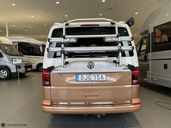 Volkswagen California 2 of 13