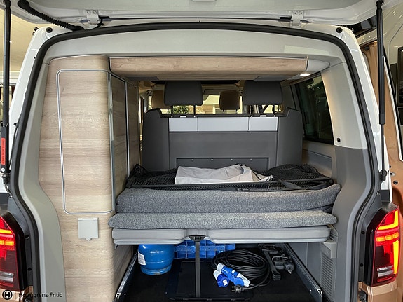 Volkswagen California 11 of 13