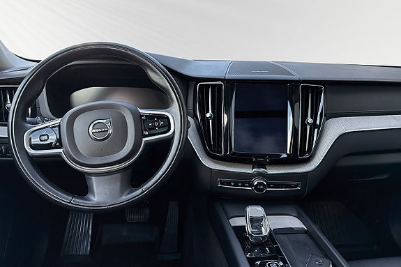 Volvo XC60 9 of 28