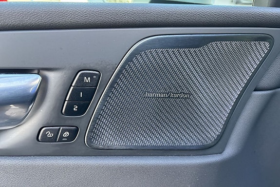 Volvo XC60 19 of 28