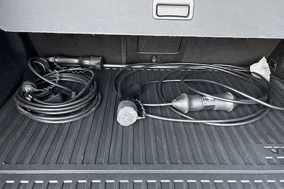 Volvo XC60 15 of 28