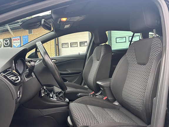 Opel Astra 12 of 27