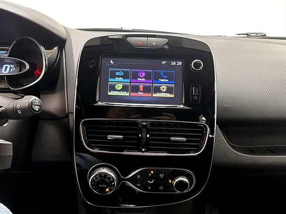 Renault Clio 10 of 16