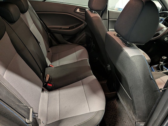 Hyundai i20 8 of 10