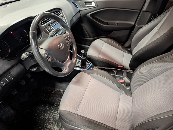Hyundai i20 5 of 10