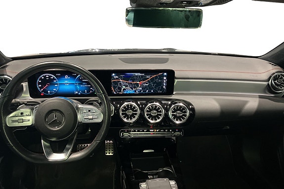 Mercedes-Benz CLA200 8 of 12