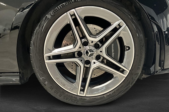 Mercedes-Benz CLA200 5 of 12