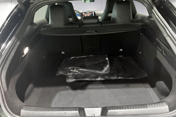 Mercedes-Benz CLA200 11 of 12