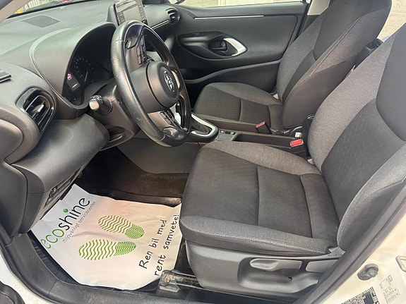 Toyota Yaris 3 of 13