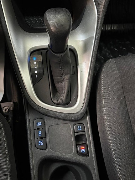 Toyota Yaris 11 of 13