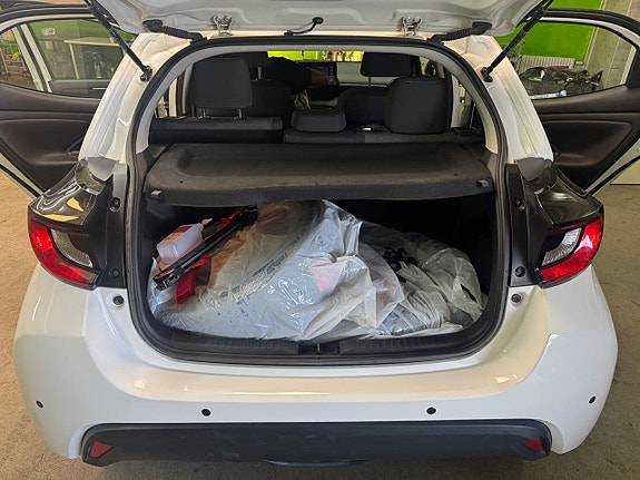 Toyota Yaris 9 of 13