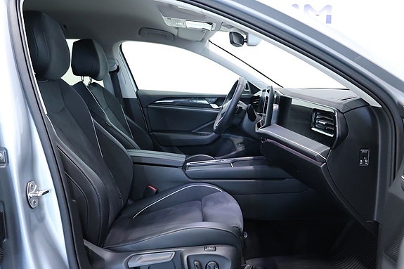Volkswagen Passat 7 of 24