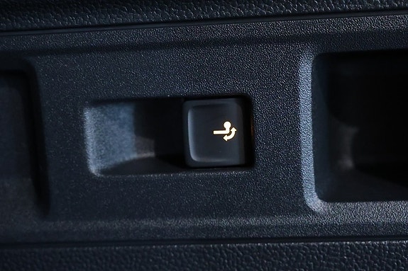 Volkswagen Passat 21 of 24