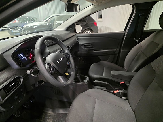 Dacia Sandero 6 of 9
