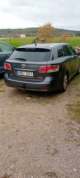 Toyota Avensis 3 of 5