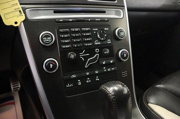 Volvo XC60 14 of 19
