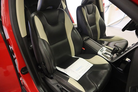 Volvo XC60 8 of 19