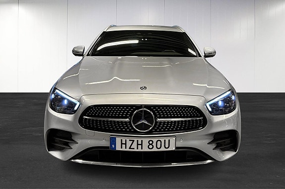 Mercedes-Benz E300 5 of 24