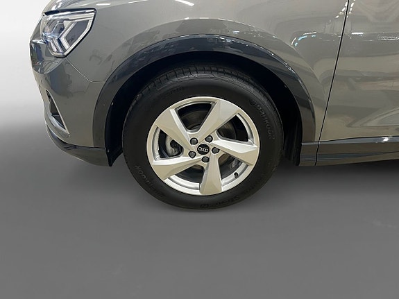 Audi Q3 14 of 15