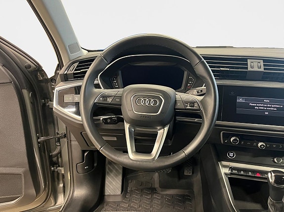 Audi Q3 12 of 15